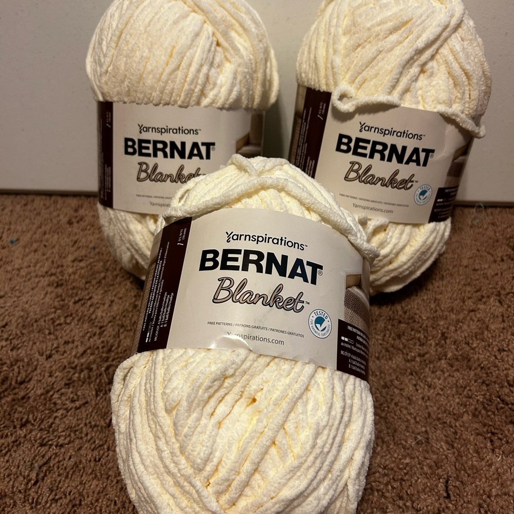 Bernat Blanket Yarn in Cream
